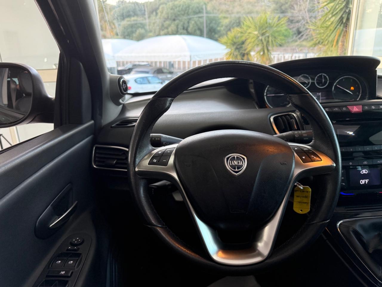 Lancia Ypsilon 1.3MJT95cv Platinum+TETTO APRIBILE2014