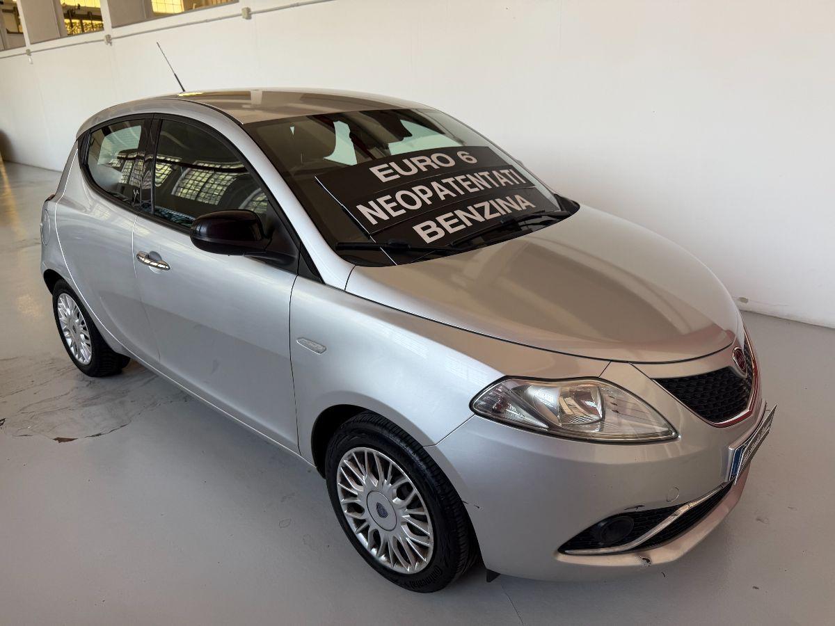 LANCIA - Ypsilon - 1.2 69 CV 5p. Platinum