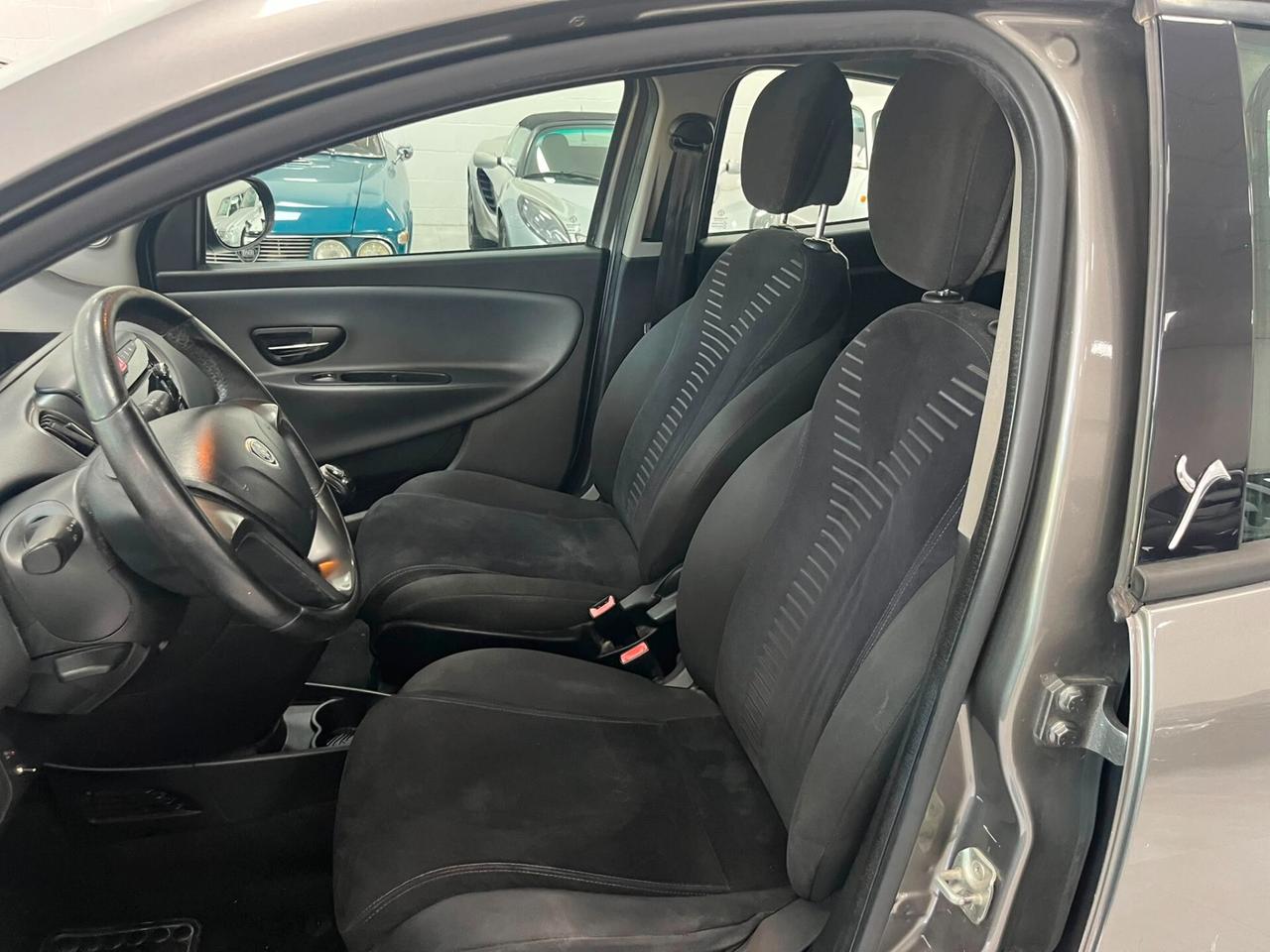 Lancia Ypsilon 1.2 8v