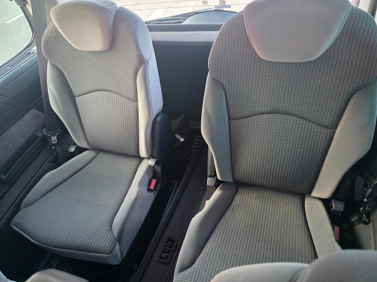 Peugeot 807 2.0 hdi 163cv con Gancio traino