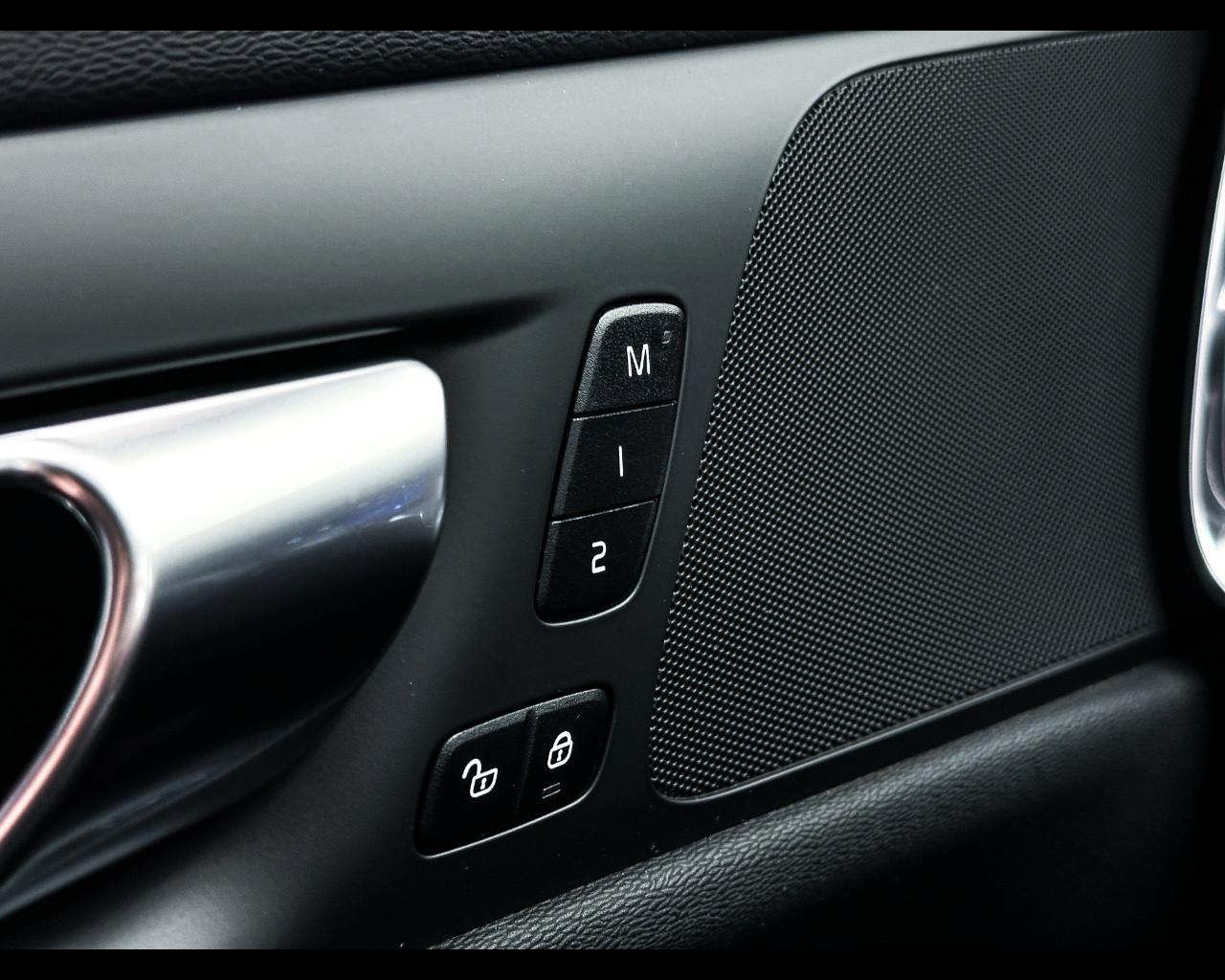 VOLVO V60 CC (2018-2024) - V60 Cross Country B4 (d) AWD automatico Plus