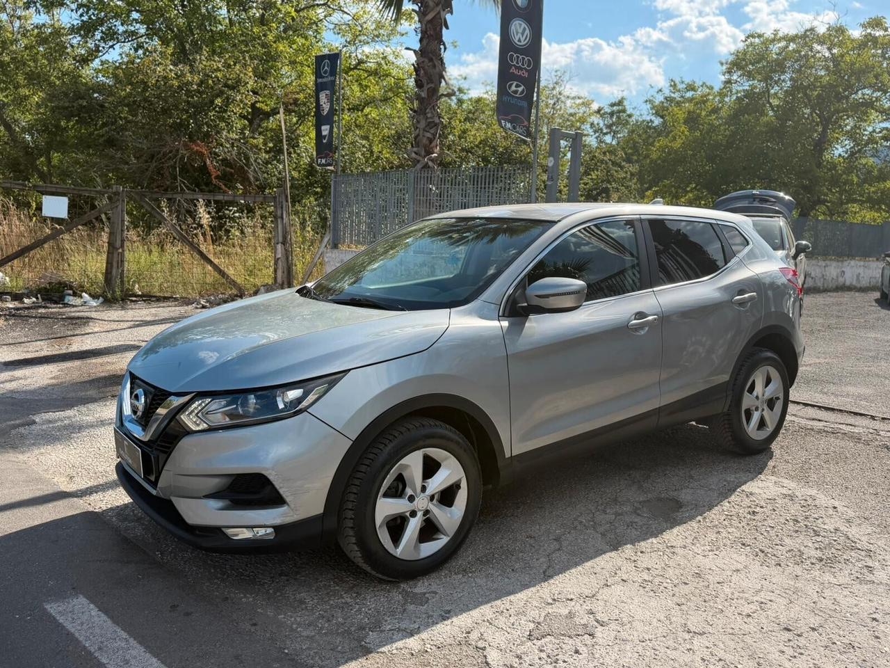Nissan Qashqai 1.6 diesel Automatica