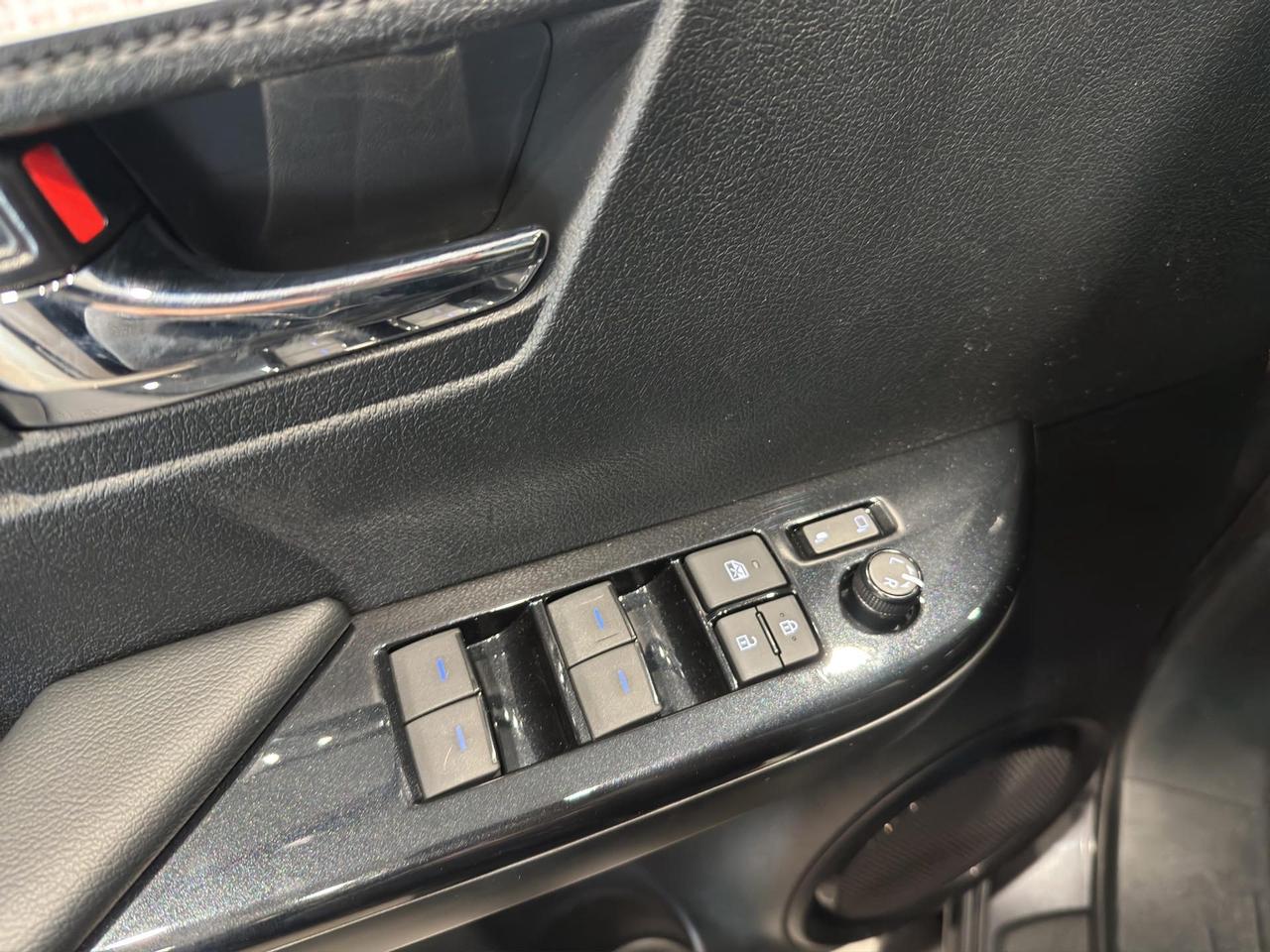 Toyota Hilux - MY25 Double Cab Invincible 48V