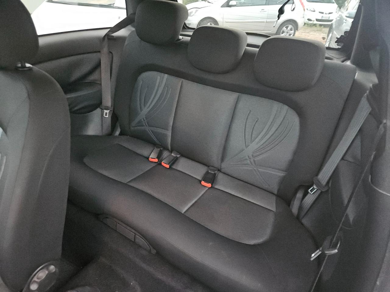Lancia Ypsilon 1.3 MJT 75 CV Diva