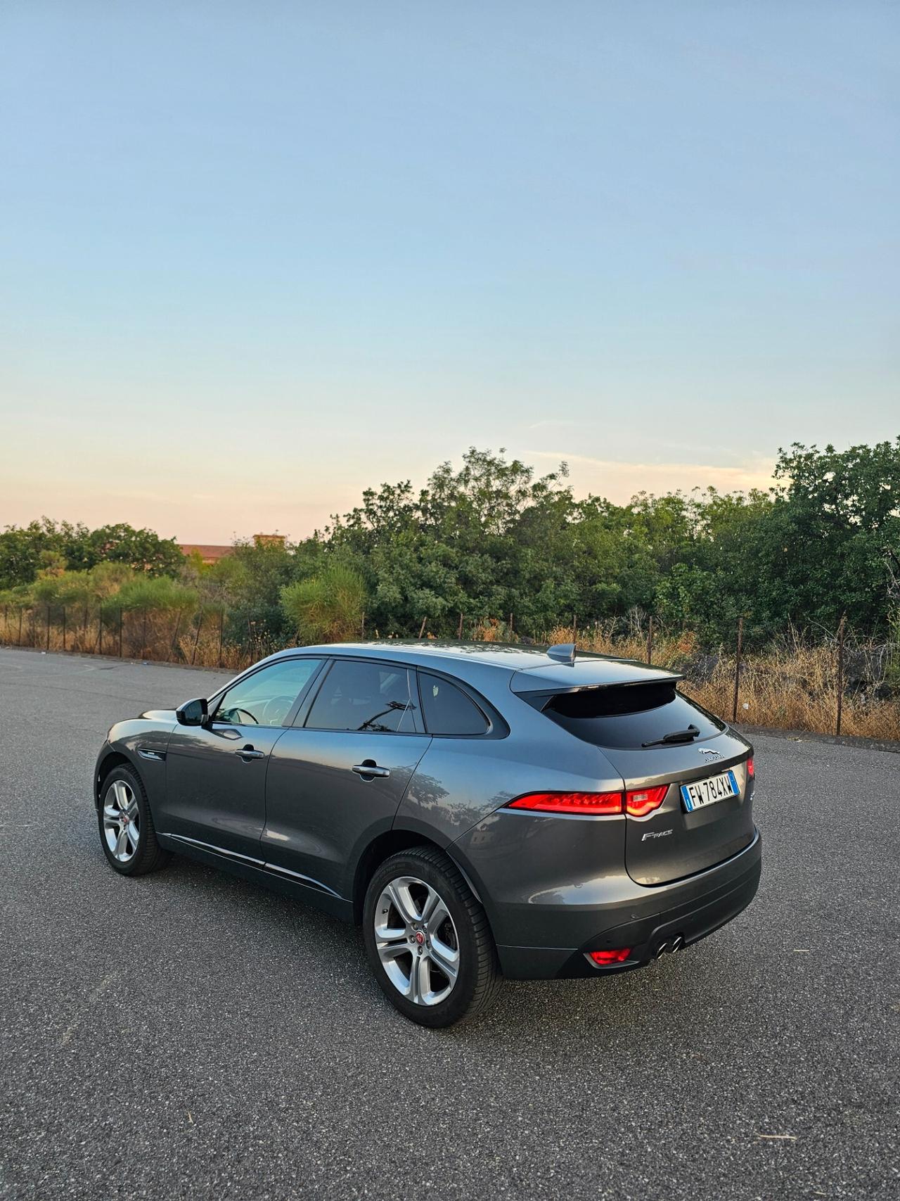 Jaguar F-Pace R-Sport 2.0 D 180 CV AWD automatica