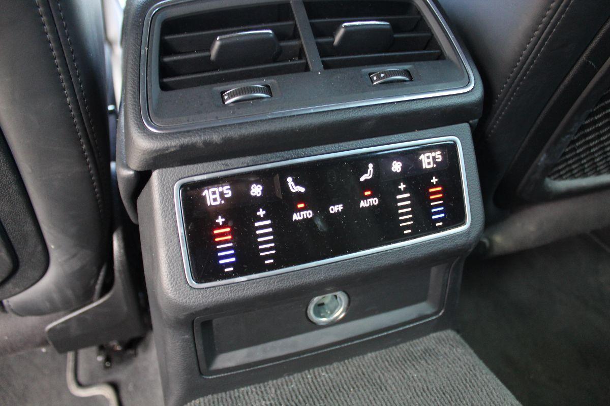 AUDI - A6 Avant - A6 Av 40 2.0 TDI qu ultra S tr Bus. Des.