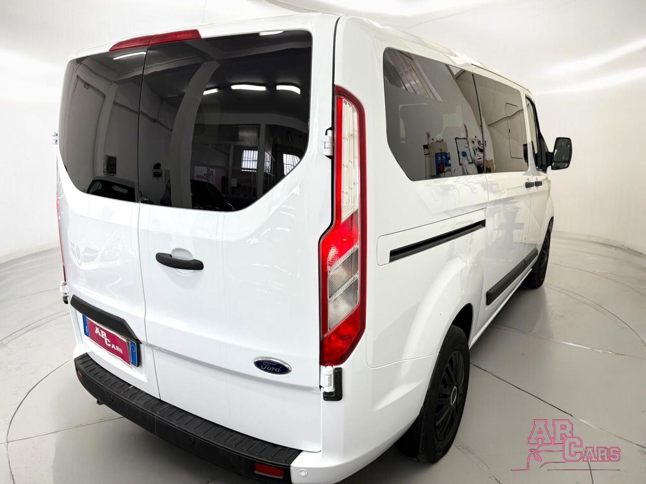 Ford Transit Custom 2.0 TDCi 130 PC Combi 9 POSTI