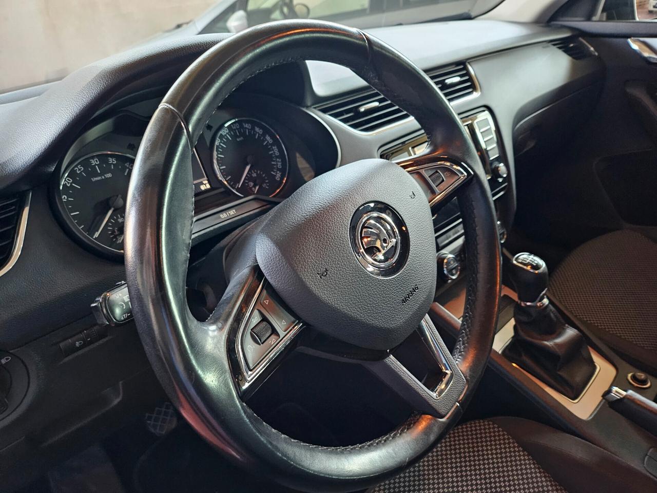 Skoda Octavia 1.6 TDI CR 110 CV Wagon Executive