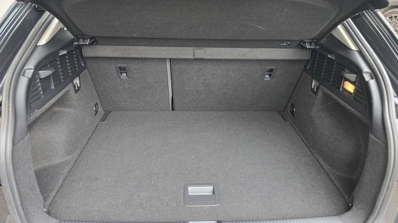 Audi Q2 35 TDI quattro S tronic Business