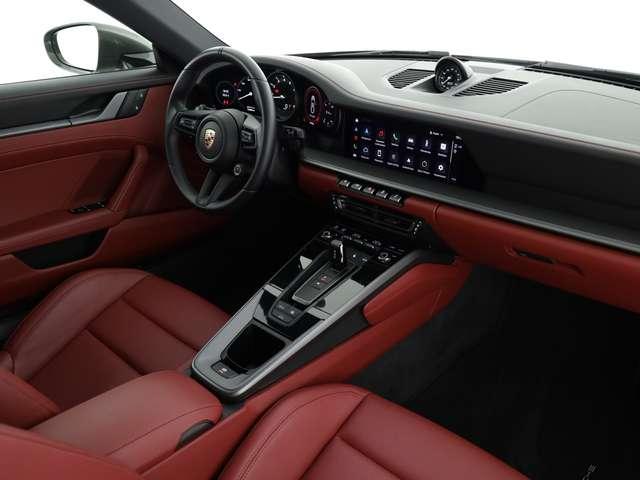 Porsche 992 coupe 3.0 carrera auto