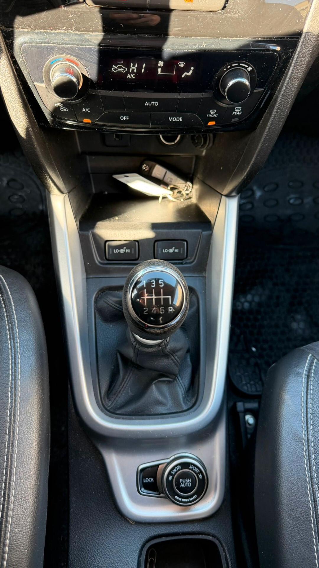 Suzuki Vitara 1.6 DDiS 4WD AllGrip V-Top bicolor turchese/tetto nero