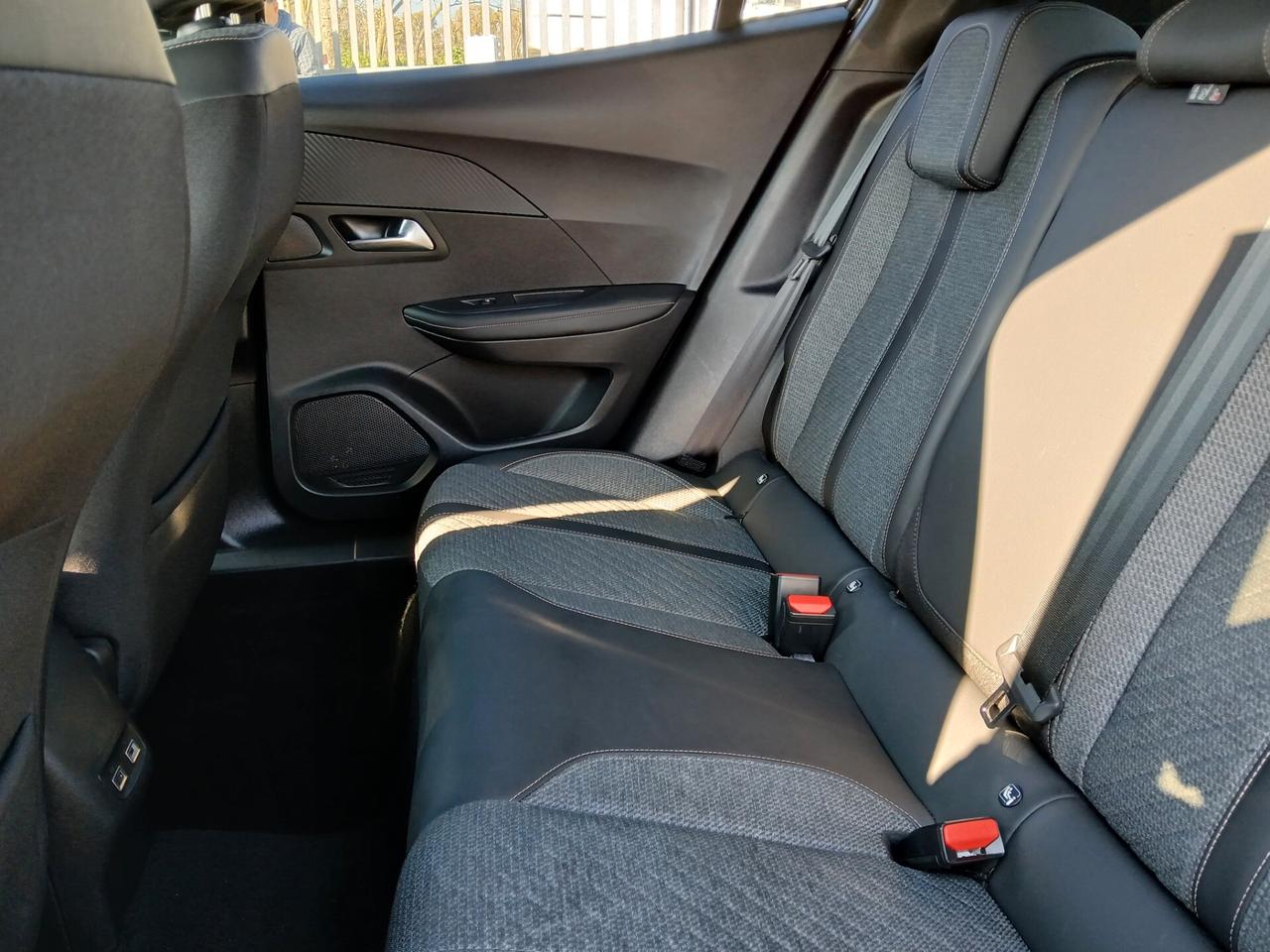 Peugeot 2008 PureTech 130 S&S EAT8 Allure Pack