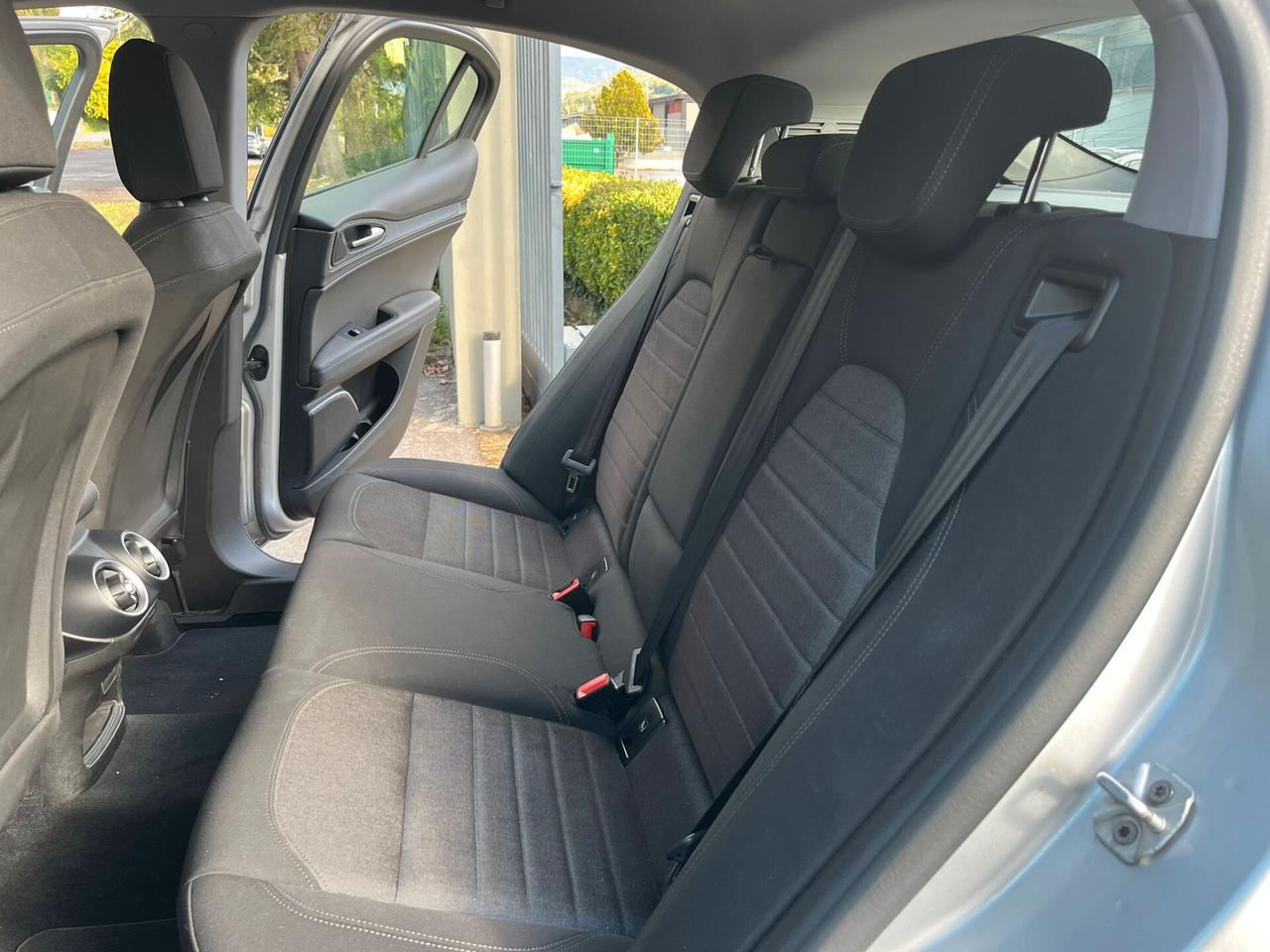 Alfa Romeo Stelvio 2.2 Turbodiesel 160 CV AT8 RWD Business