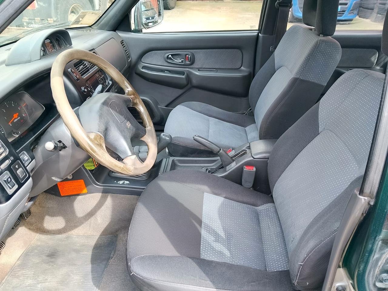 Mitsubishi L200 2.5 TDI 4WD Club Cab Pick-up GLS