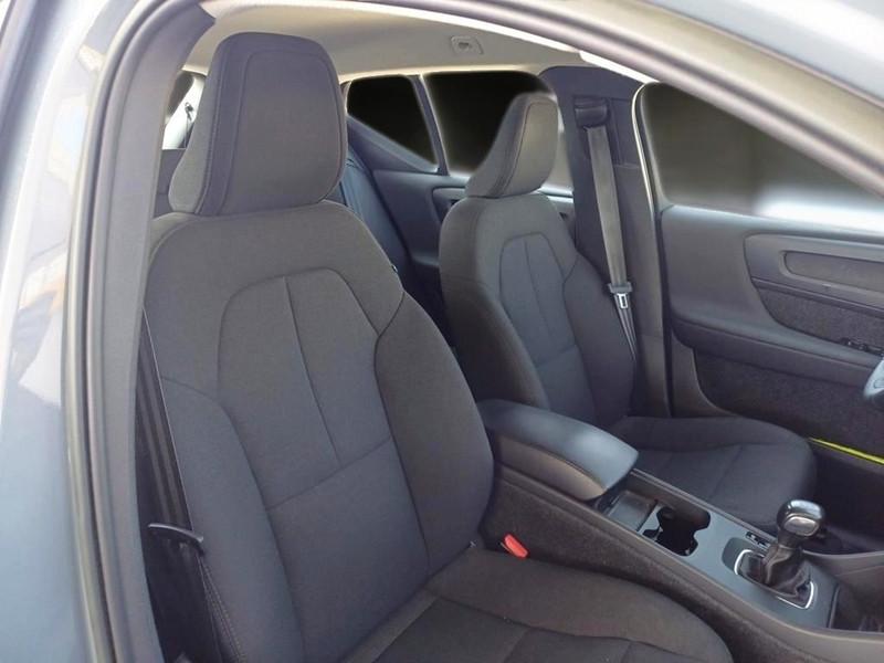 VOLVO XC40 T2 ESSENTIAL SUV