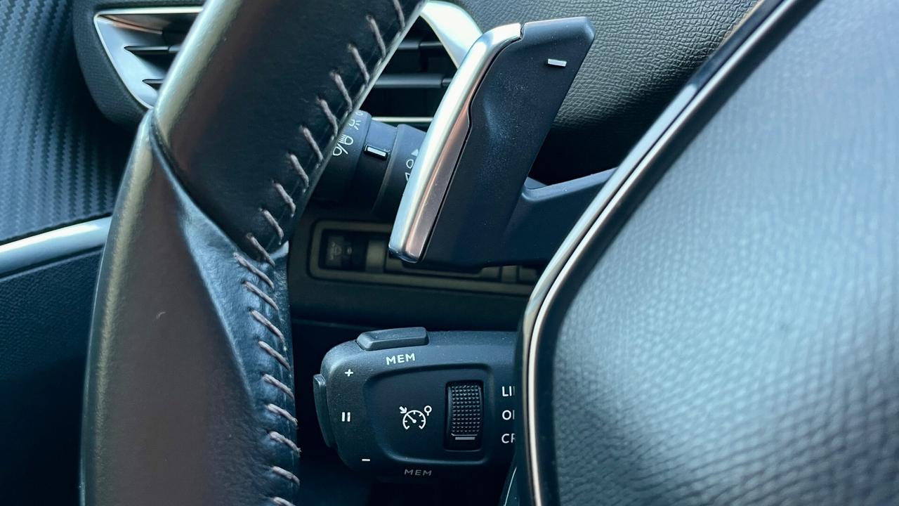 PEUGEOT 3008 1.5 BLUEHDI ALLURE 131CV - FULL LED, VIRTUAL COCKPIT, NEOPATENTATI