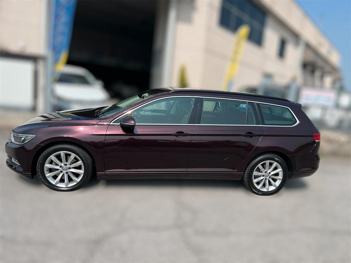 Volkswagen Passat Variant 1.6 TDI SCR DSG Business BMT colore Bordeaux