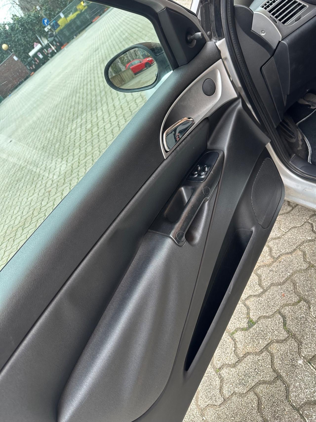 Lancia Ypsilon 1.2 Argento