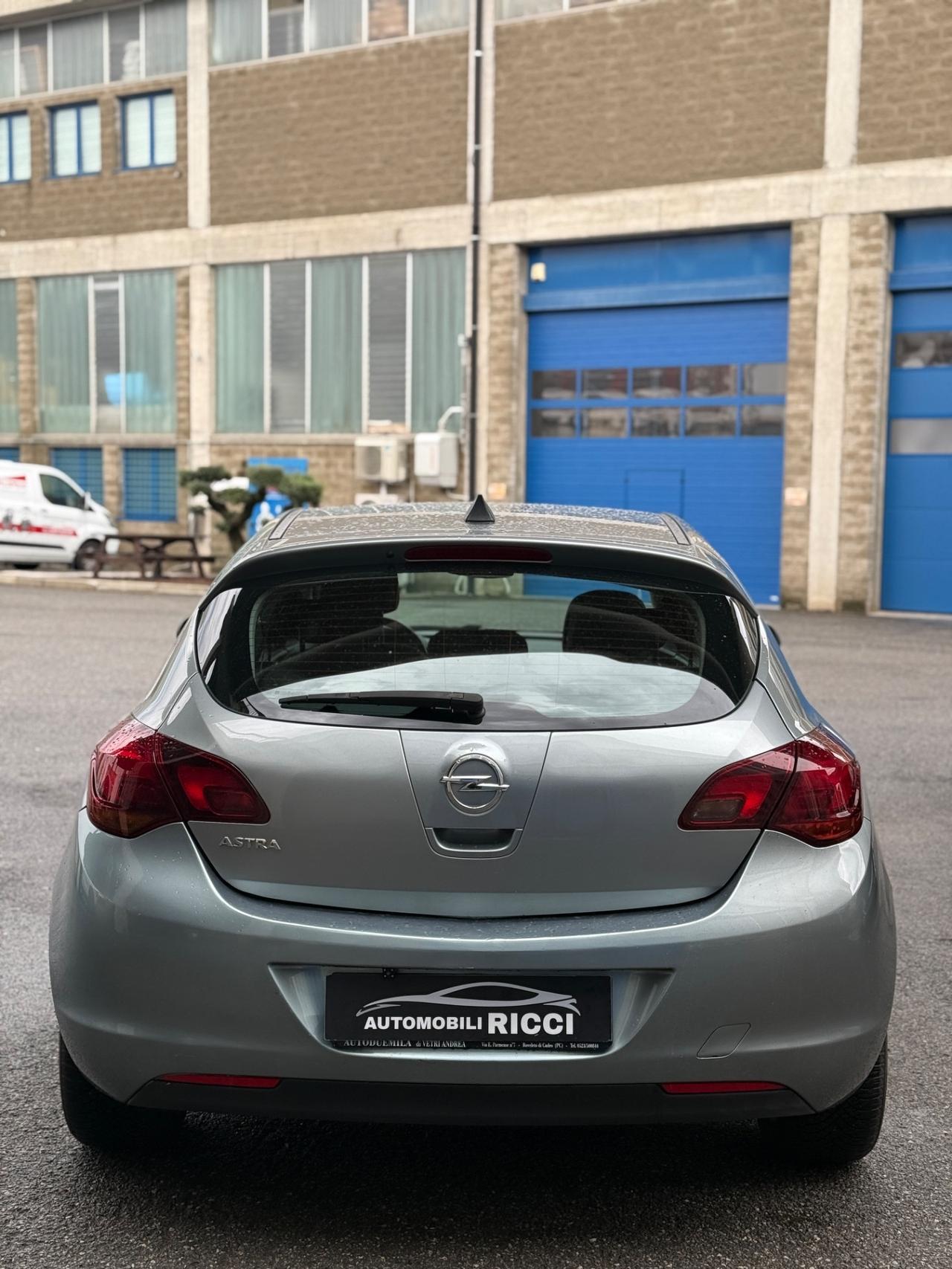 Opel Astra 1.4 100CV 5 porte GPL