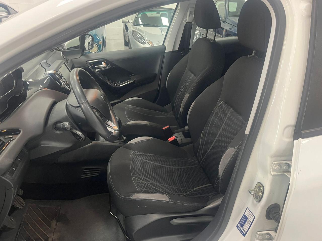 Peugeot 208 5p 1.2 puretech