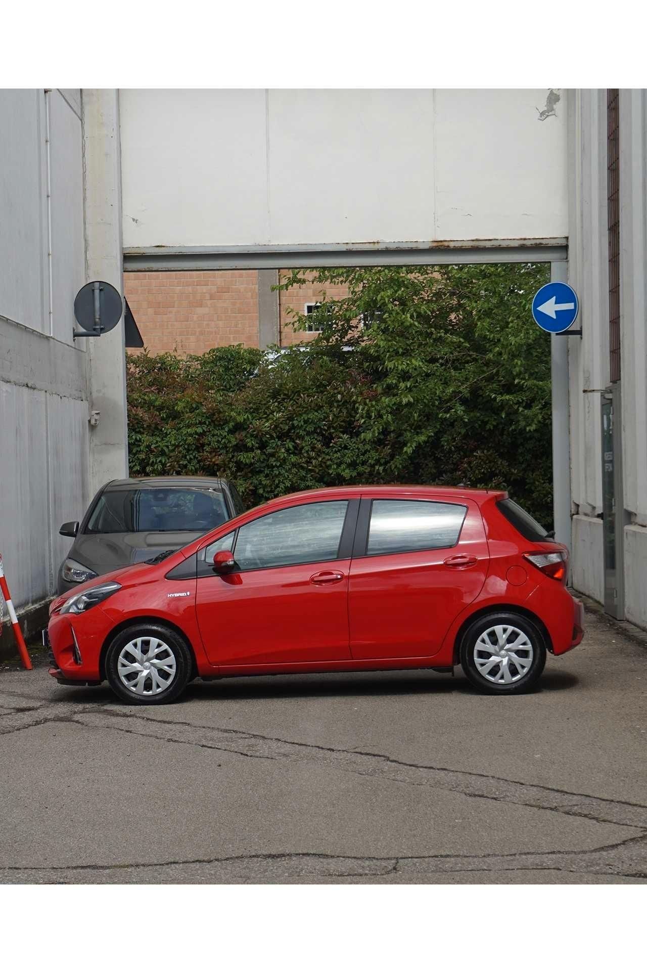 Toyota Yaris 1.5 Hybrid 5 porte Business