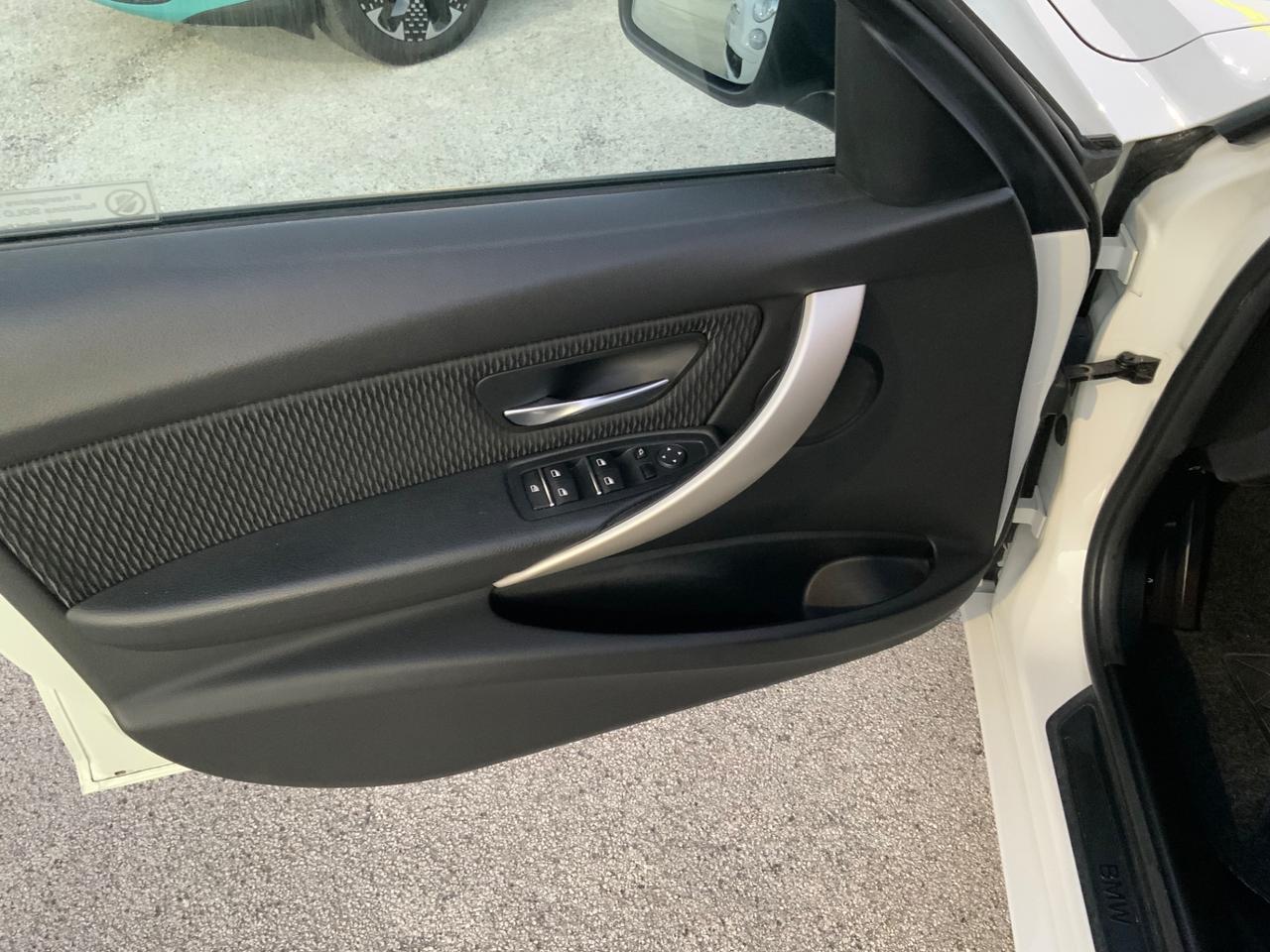 Bmw 316 316d Touring Luxury AUT.LED.NAVI.