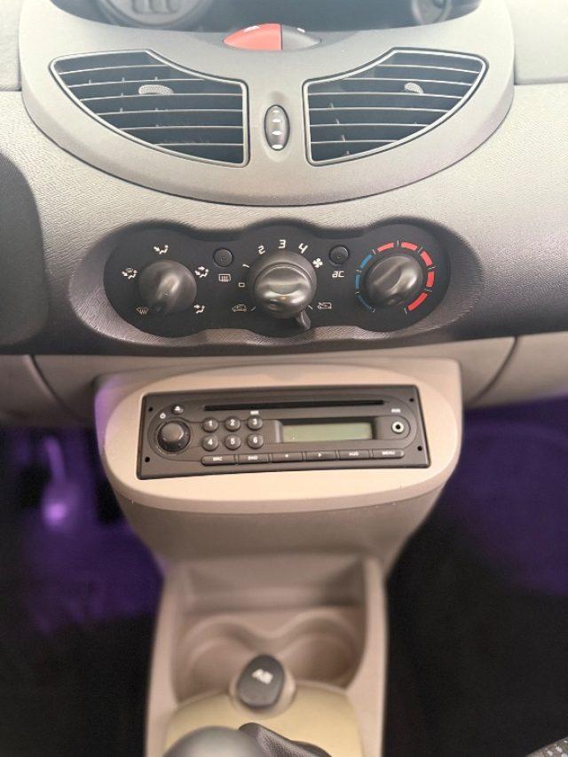 RENAULT Twingo 1.2 8V Le Iene