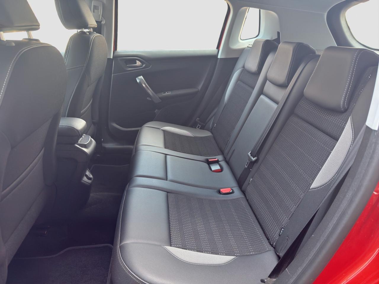 Peugeot 2008 PureTech Turbo 110 S&S Allure