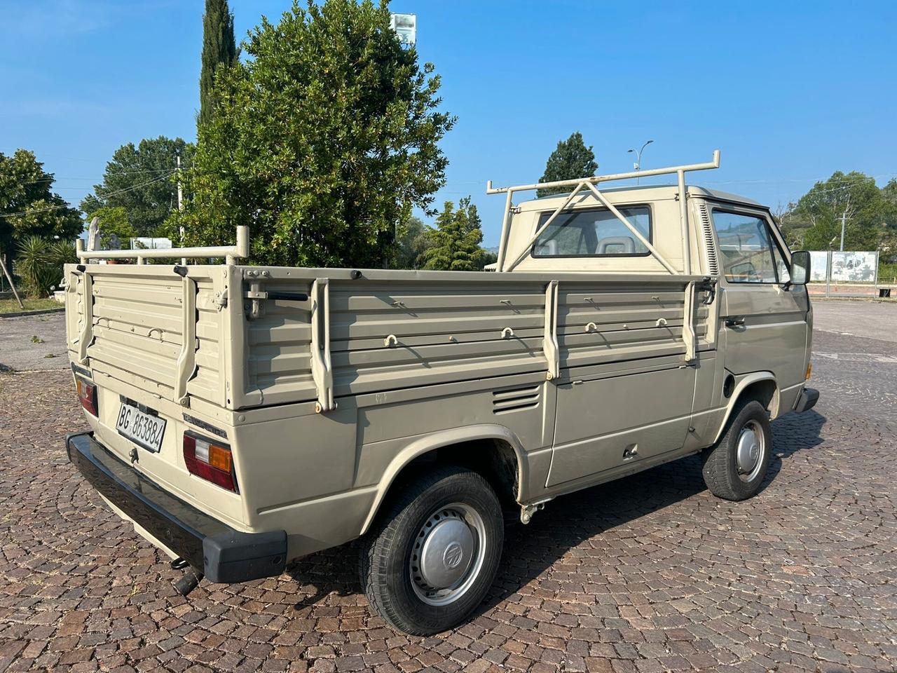 Volkswagen T3 1.6 TD Trasporter cassone fisso