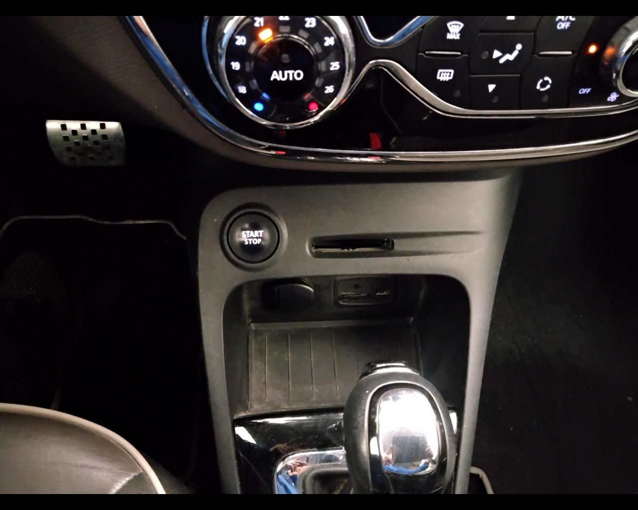 RENAULT Captur I 2013 - Captur 1.5 dci Iconic 90cv edc