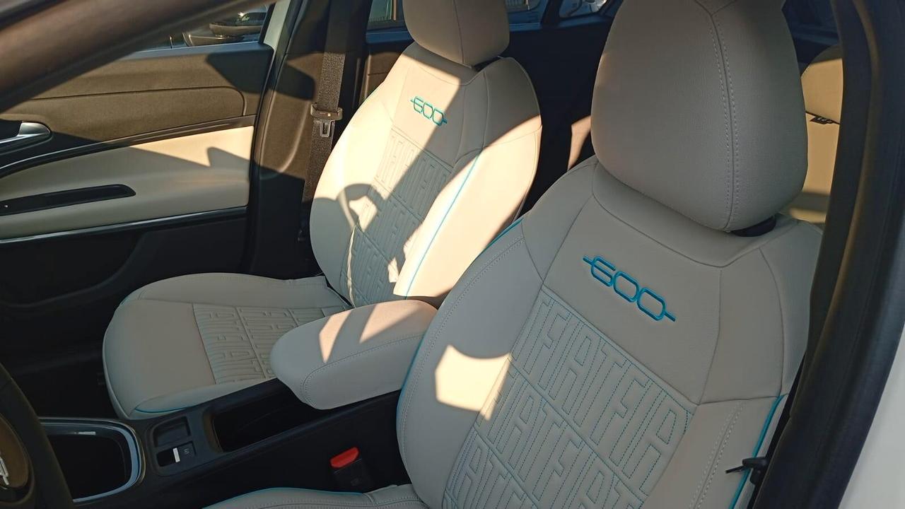 Fiat 600 Hybrid 110 CV DCT MHEV La Prima C/A