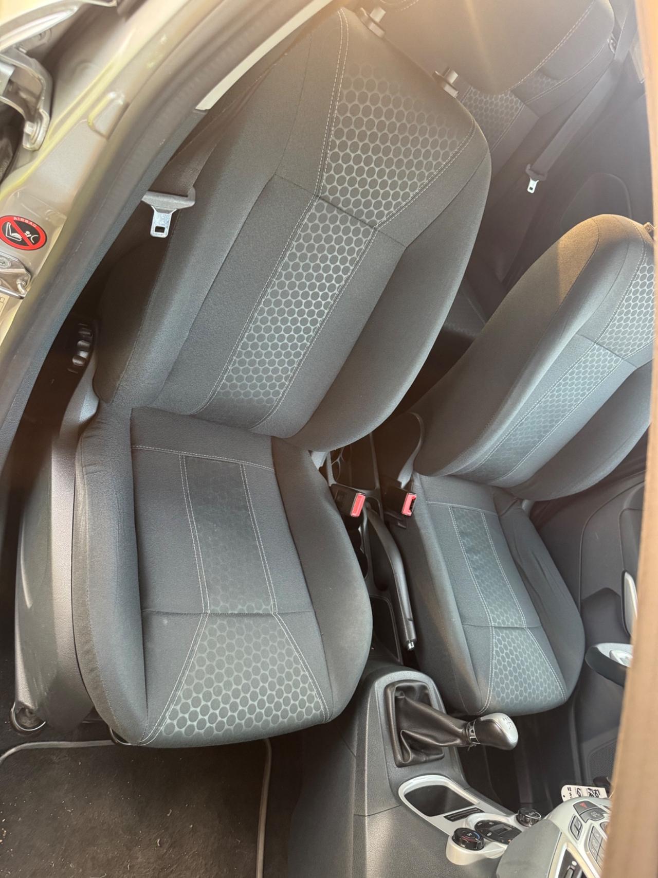 Ford Fiesta 1.2 82 CV 5 p neopaten garanzia 12 mesi
