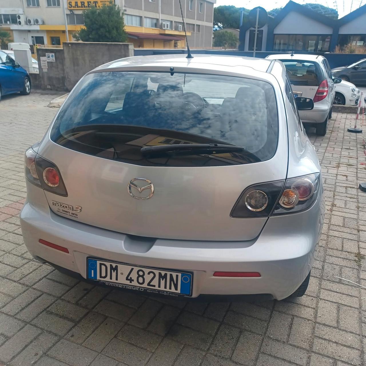 110.118 MAZDA 3 SEMBRA NUOVA OK NEOPATENTATI