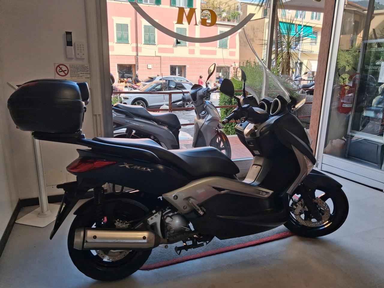Yamaha X-Max 250