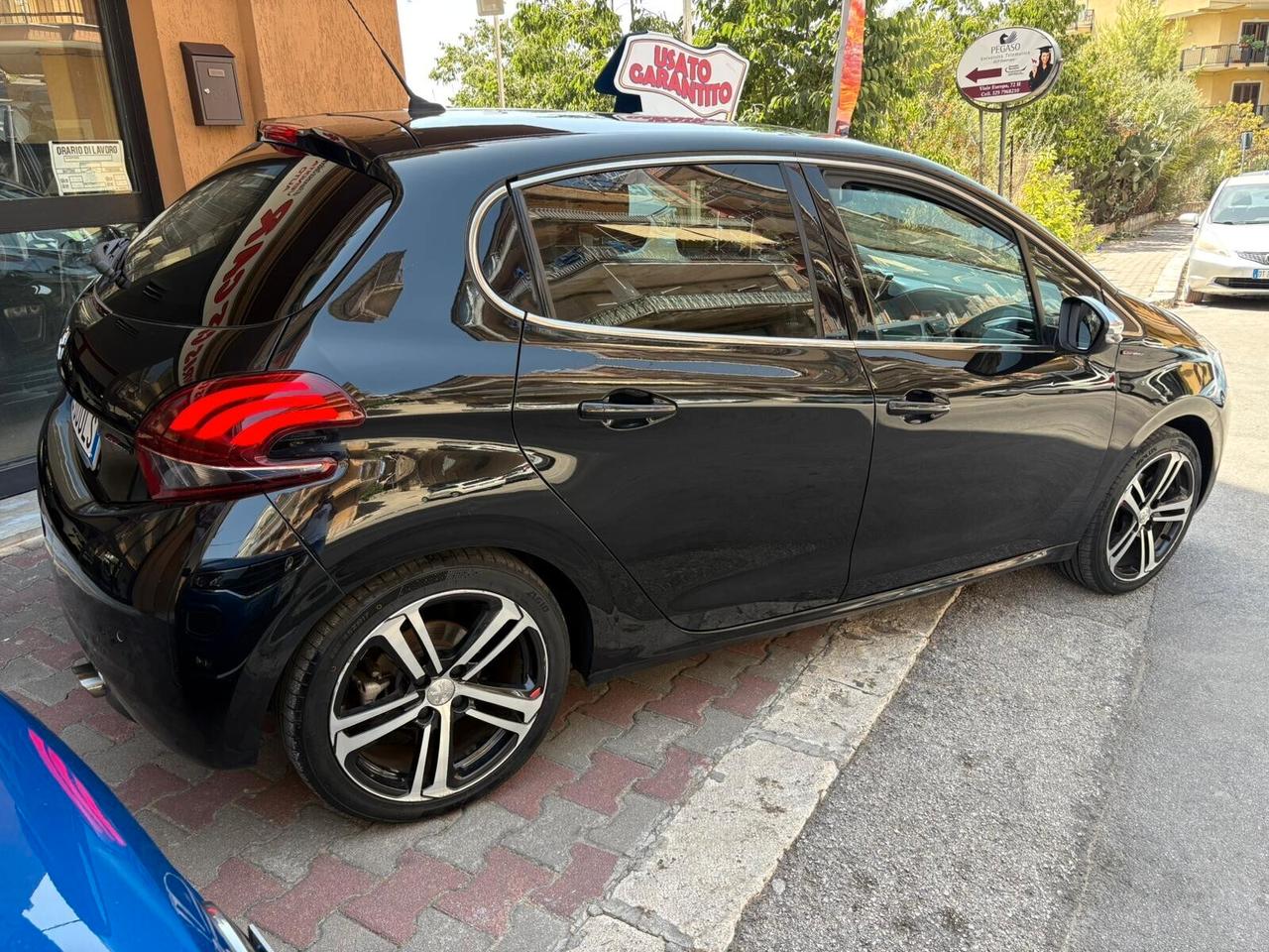 Peugeot 208 BlueHDi 120 S&S 5 porte GT Line