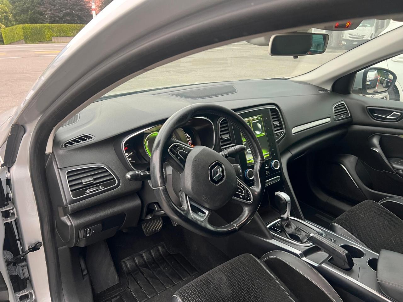 Renault Megane Mégane dCi 8V 110 CV EDC Energy Bose