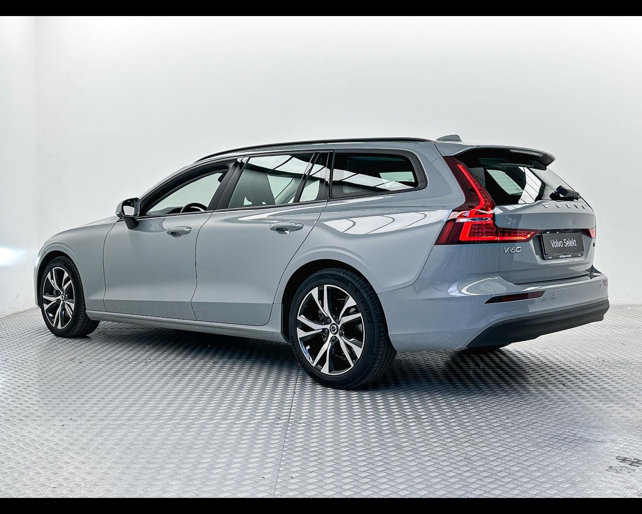 VOLVO V60 B4 (d) automatico Essential