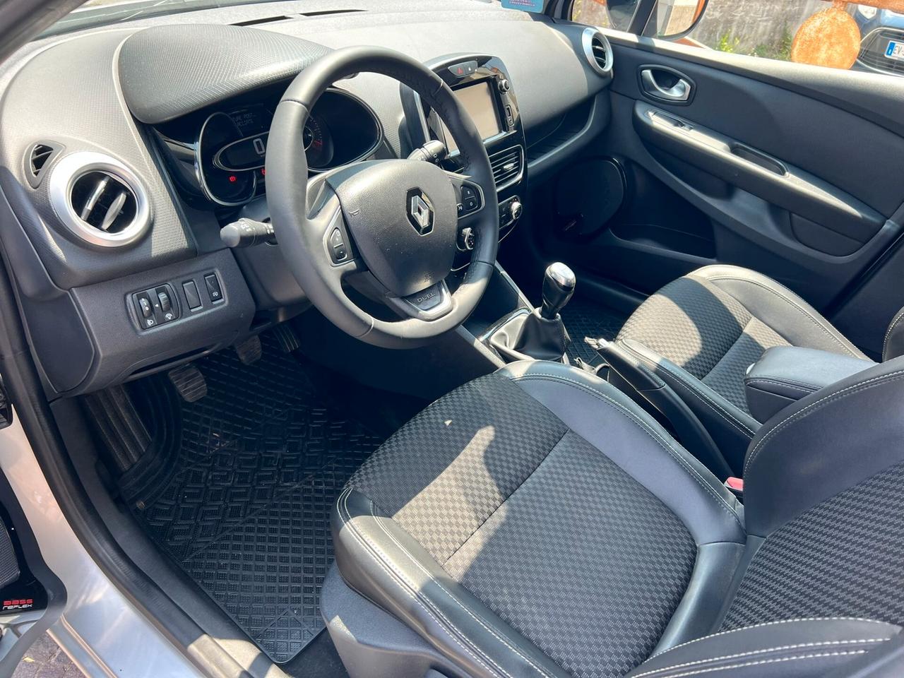 Renault Clio dCi 8V 75 CV 5 porte Moschino Intens