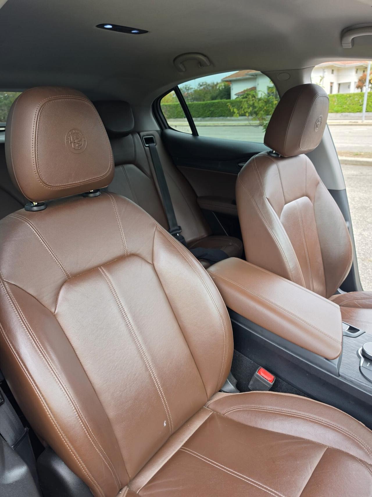 Alfa Romeo Stelvio AT8 Q4 Ti FULL OPTIONAL