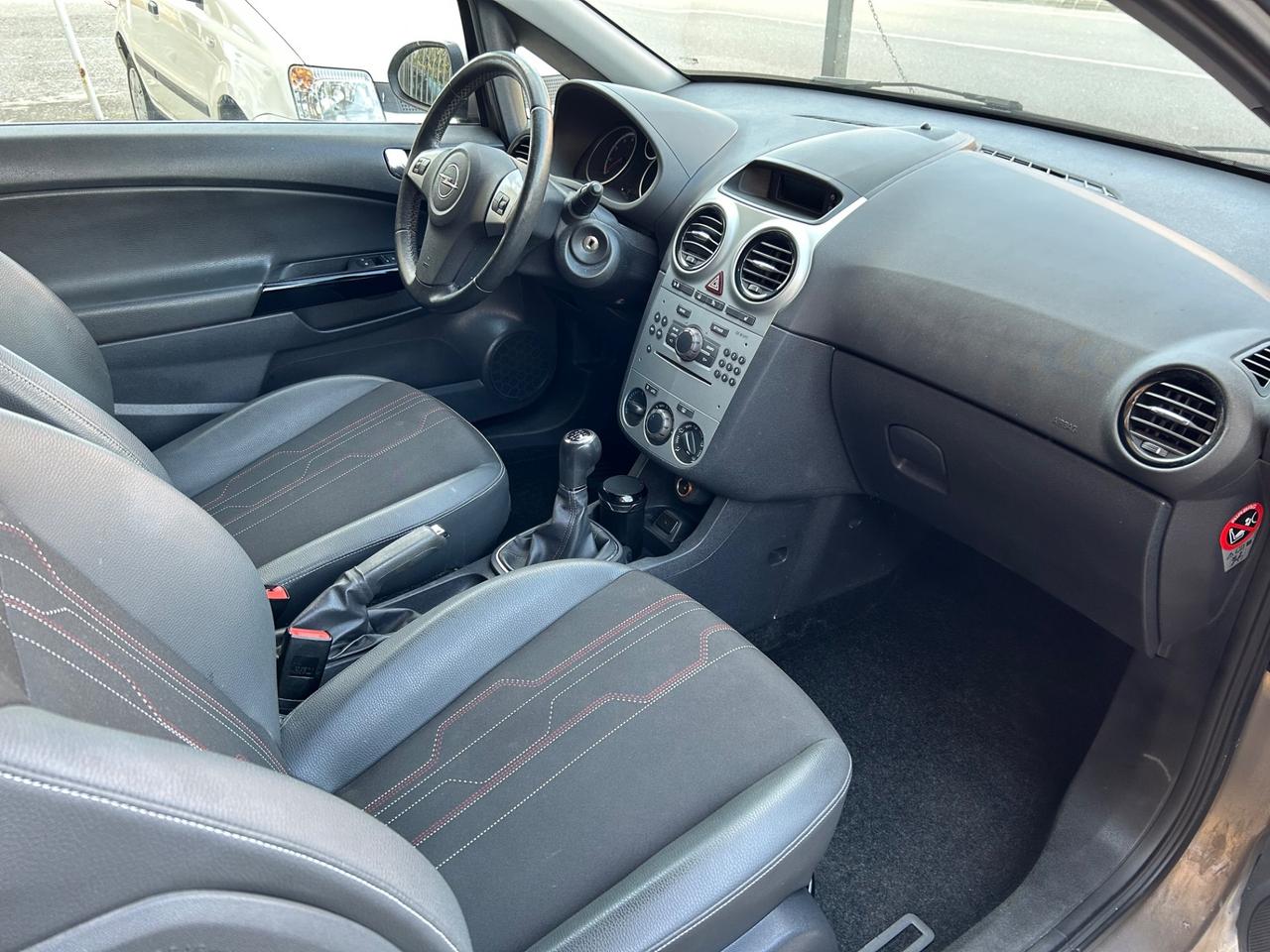 Opel Corsa 1.2 benzina sport 2012!!!!