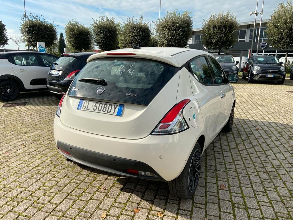 Lancia Ypsilon 1.0 FireFly 5 porte S&S Hybryd Gold