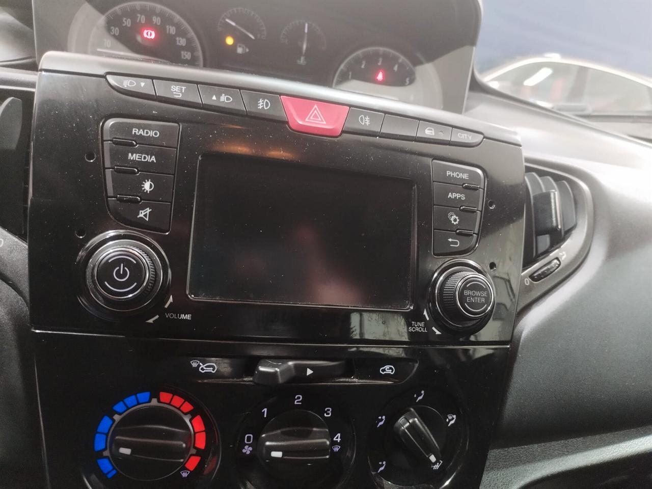 Lancia Ypsilon 1.2 69 CV 5 porte Silver