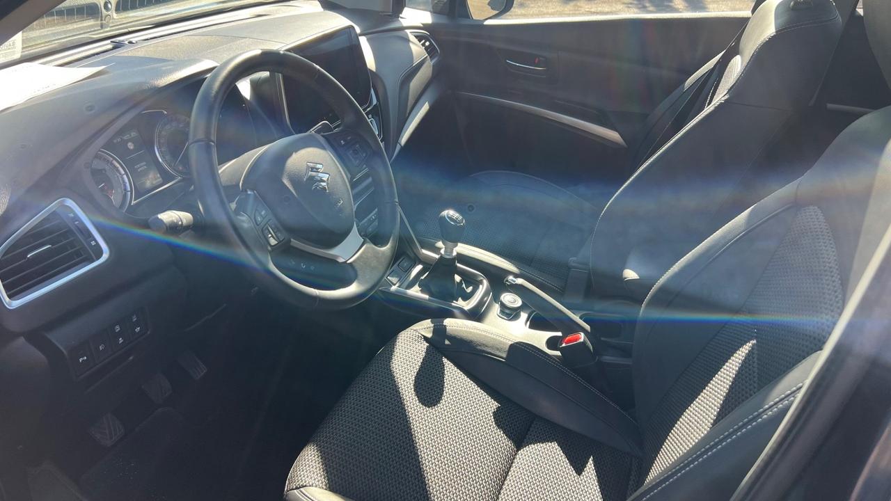 Suzuki S-Cross 1.4 Hybrid 4WD AllGrip Top+ star view