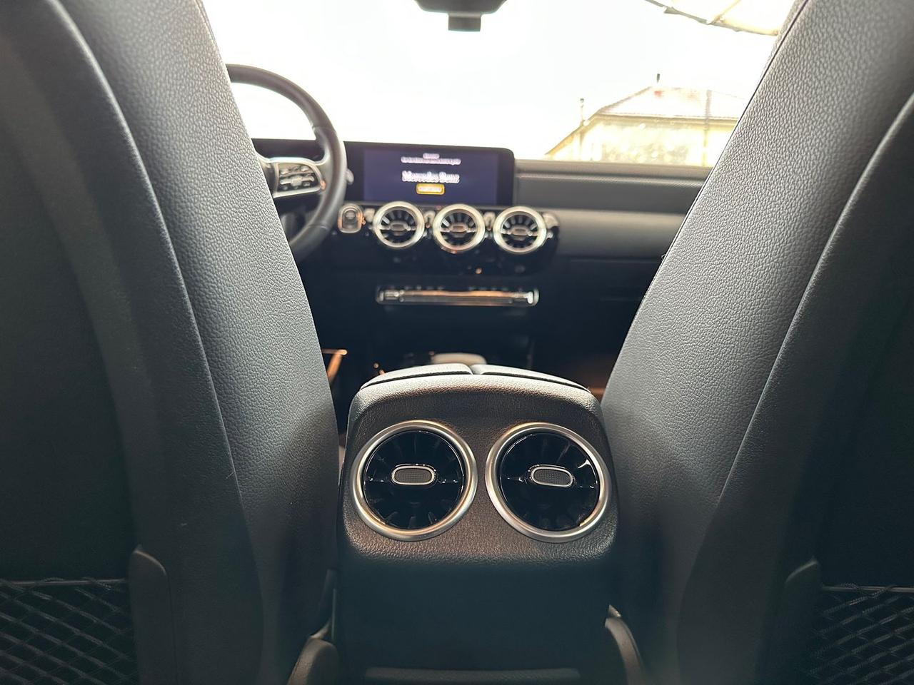 Mercedes-Benz CLA 180 Sport CLA 180 D