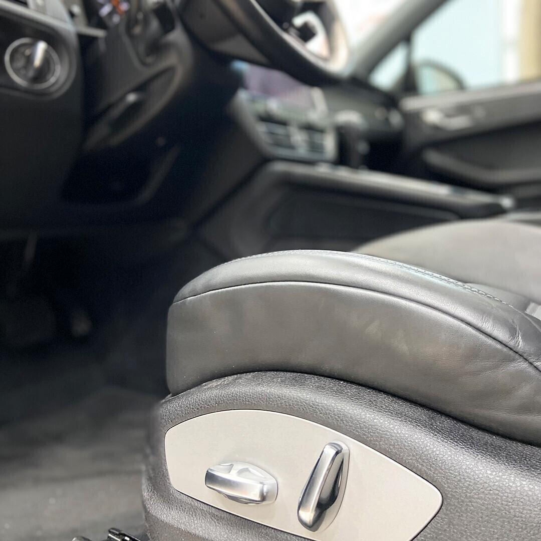 Porsche Macan T con tetto Apribile