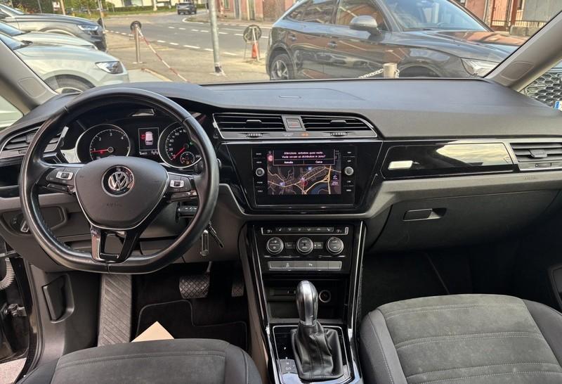 Volkswagen Touran 2.0 tdi Comfortline dsg 7 posti LED-NAVI