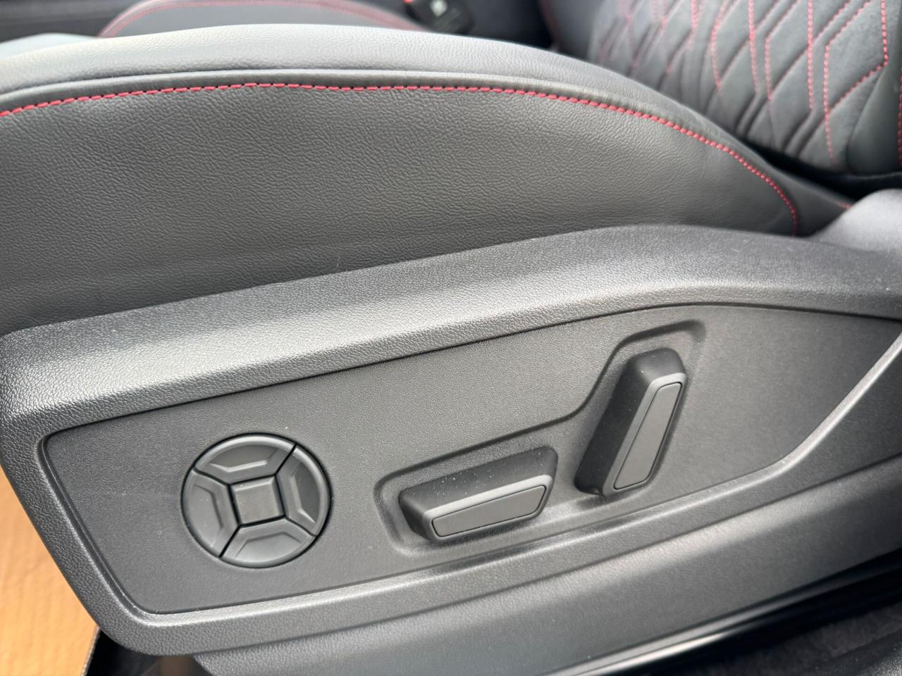 Audi Q5 SPB TDI 150 kW mHEV+ S tronic quattro line edition