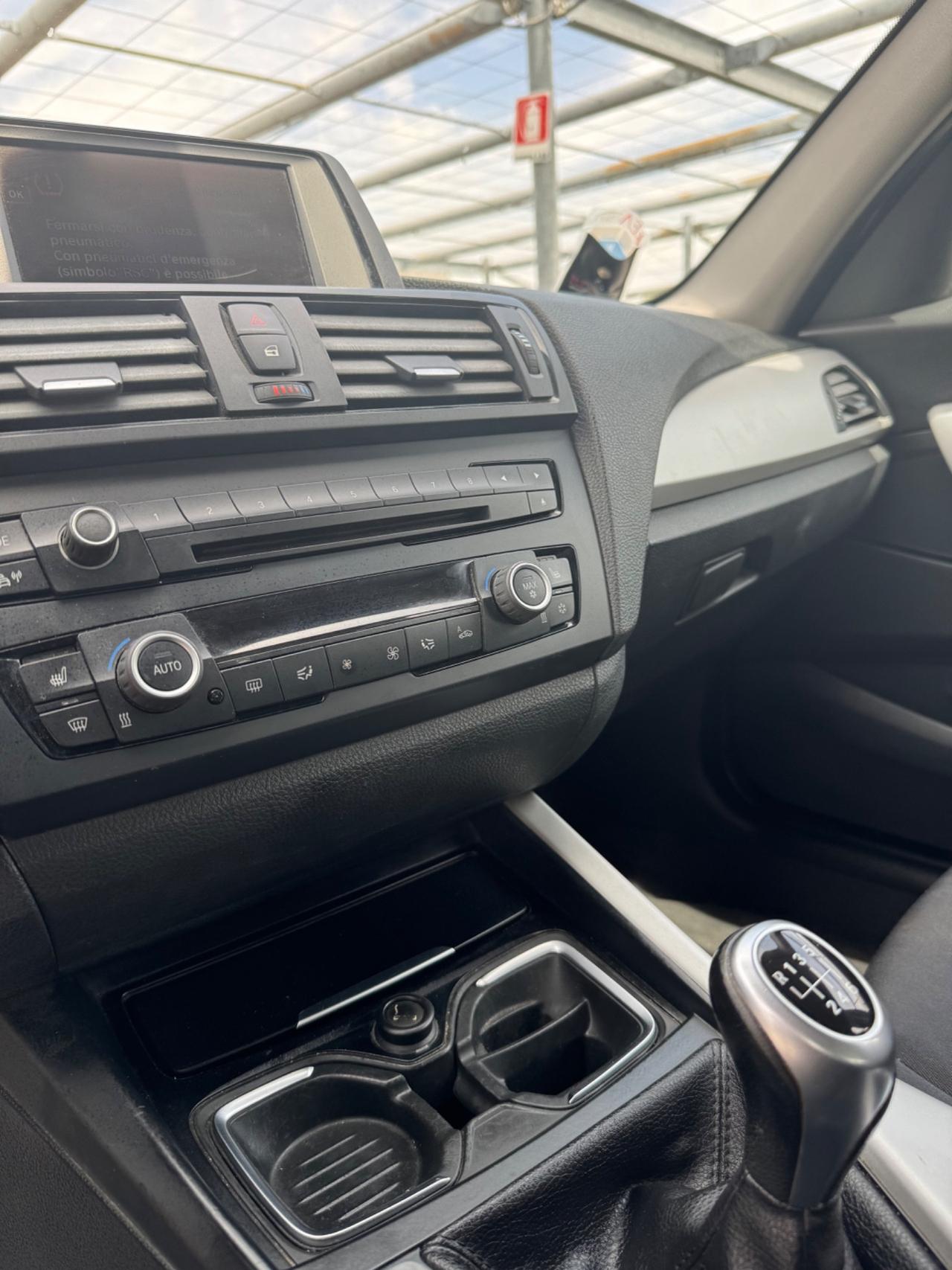 Bmw 116 116d 5p. Urban