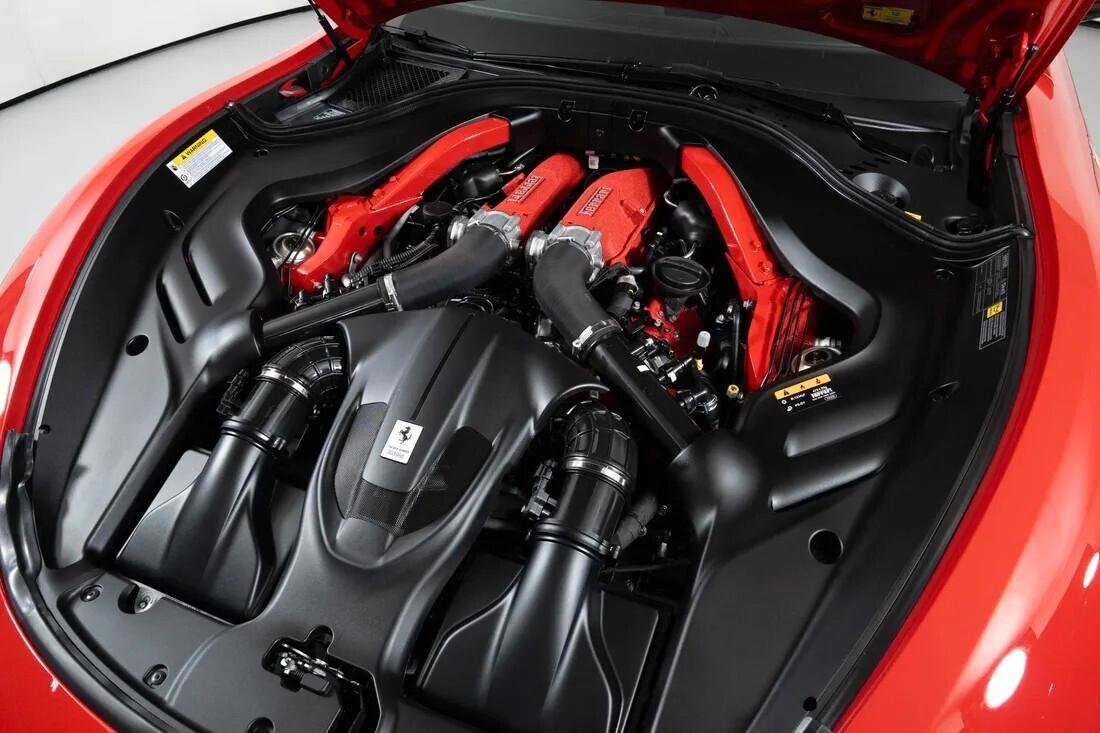 Ferrari Roma NOLEGGIO LUNGO TERMINE - LEASING FULL INCLUSIVE