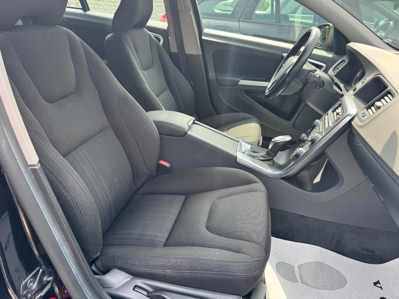 Volvo V60 T3 Powershift Momentum